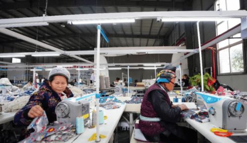 鄉村振興看丹寨 丹寨 就業工廠 打造搬遷群眾增收 鐵飯碗